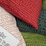 Housse de coussin lin 80x80 - Motif ARRASTA PÉ couleur rouge TERRA – Image 3