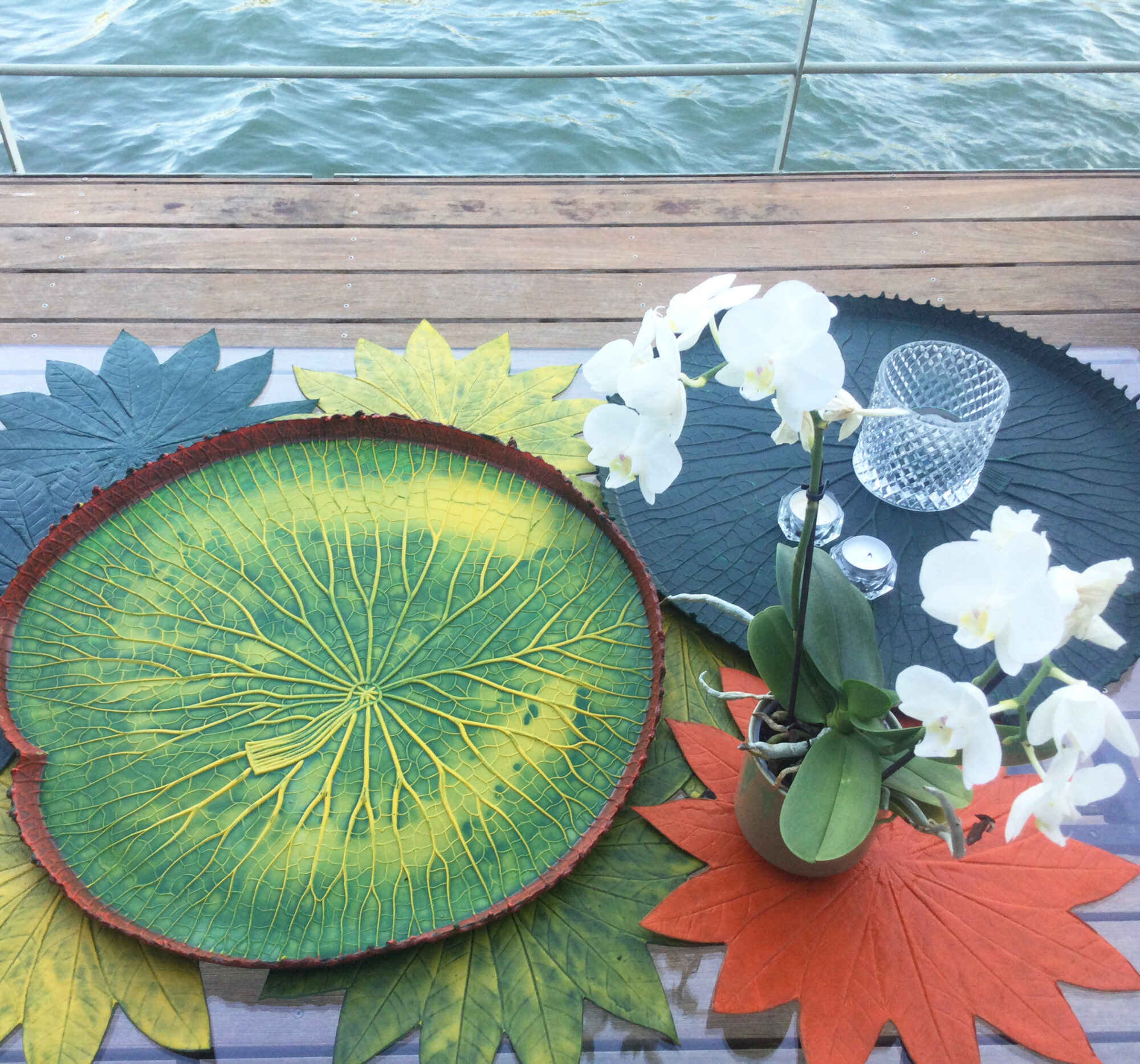 Plateau VITÓRIA RÉGIA couleur VERT-JAUNE bord rose – Image 4