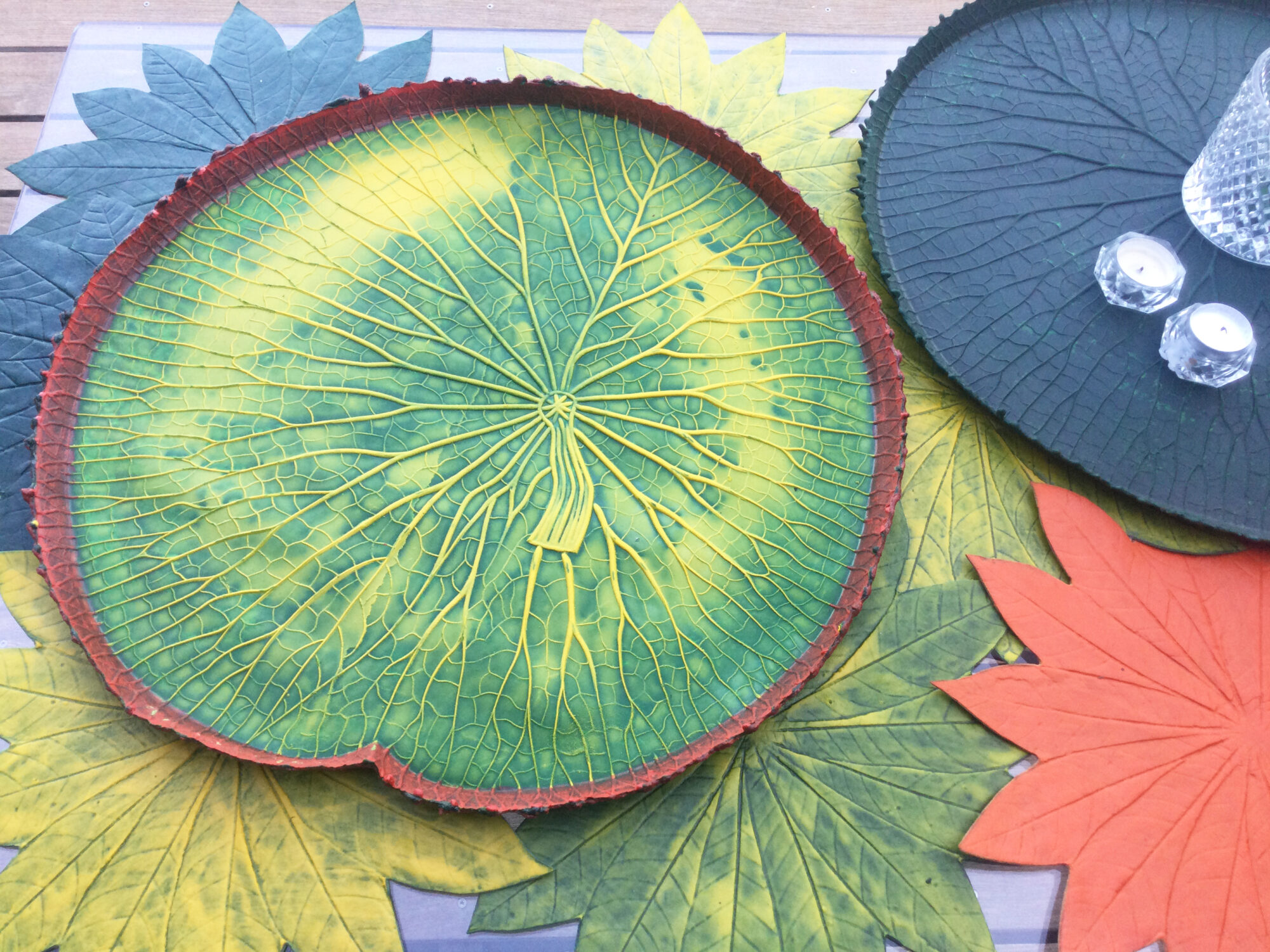 Plateau VITÓRIA RÉGIA couleur VERT-JAUNE bord rose – Image 5