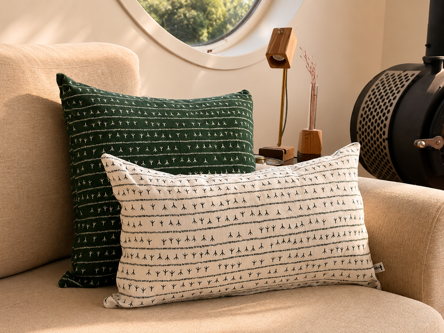 Combo de 2 coussins type 02 - 1 coussin 30x50 lin + 1 coussin 45x45 lin - Motif ARRASTA PÉ – Image 2